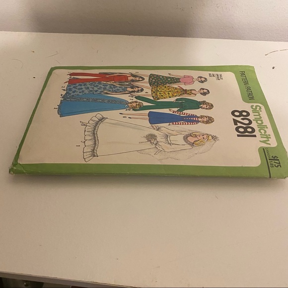 Simplicity Doll Clothing Vintage 70s Sewing Pattern 8281 - Picture 4 of 11